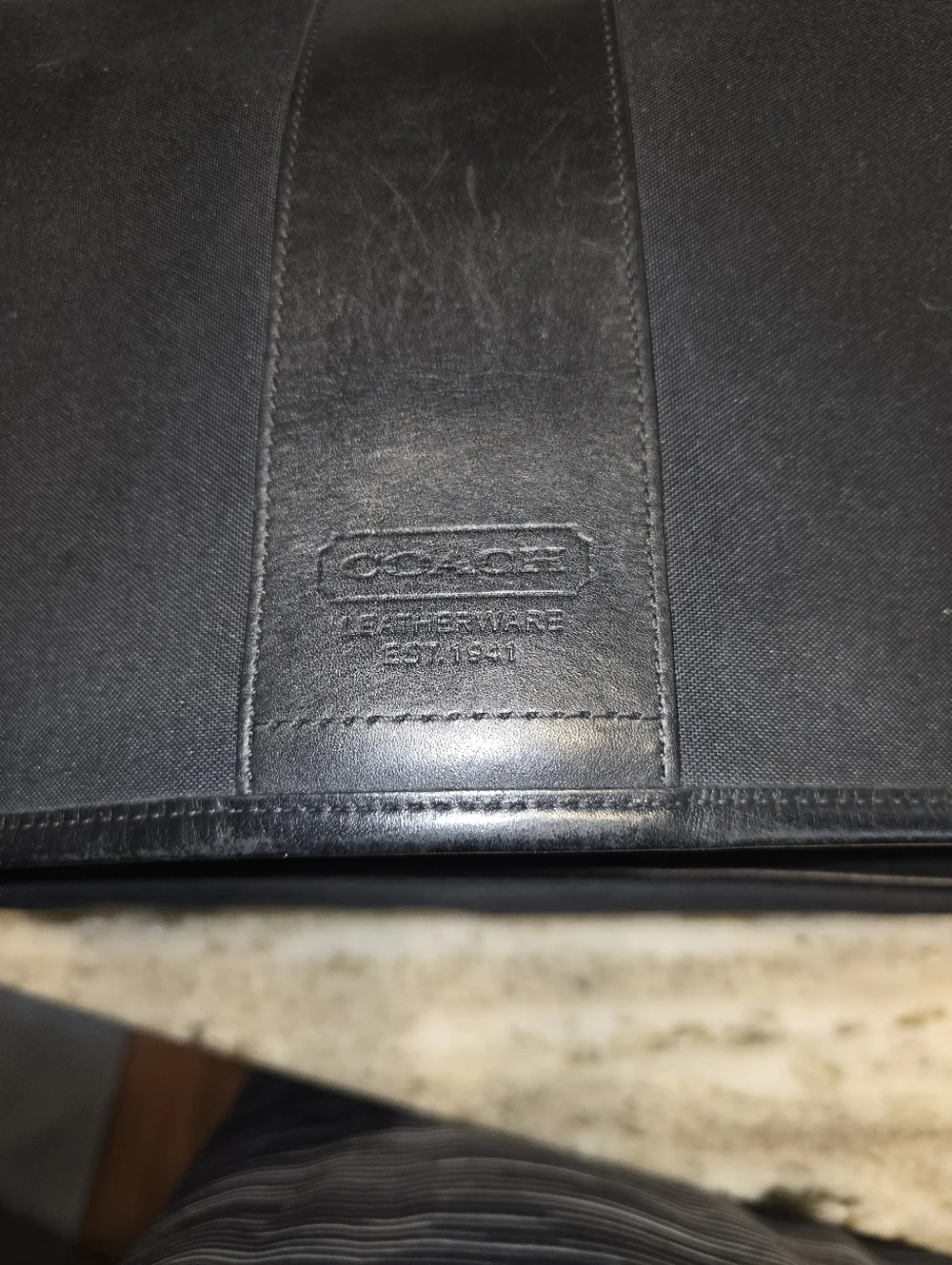 COACH Transatlantic Messenger Authentic Leather/Neoprene.